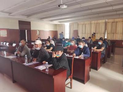 七進宣傳|額濟納旗:以農機駕駛員培訓為契機開展交通安全知識宣傳講座