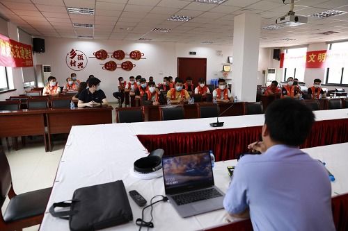 貨拉拉聯合青浦公安分局交警支隊開展司機安全培訓大會