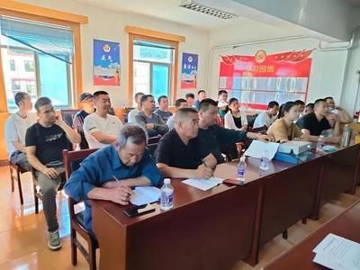 志丹交警組織開展全縣出租車、公交車駕駛?cè)说缆方煌ò踩嘤?xùn)會