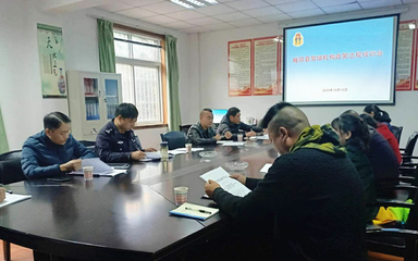 略陽交警聯合開展駕校教練員政策法規培訓